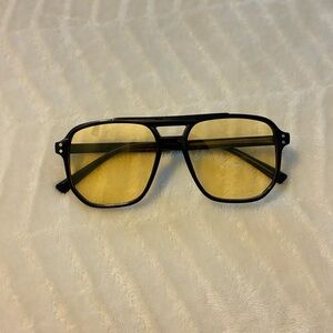 Stylish Black and Yellow Aviator Sunglasses